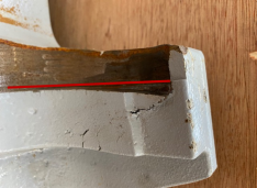 Breakage caused by incorrect use of a portable hydraulic press_3